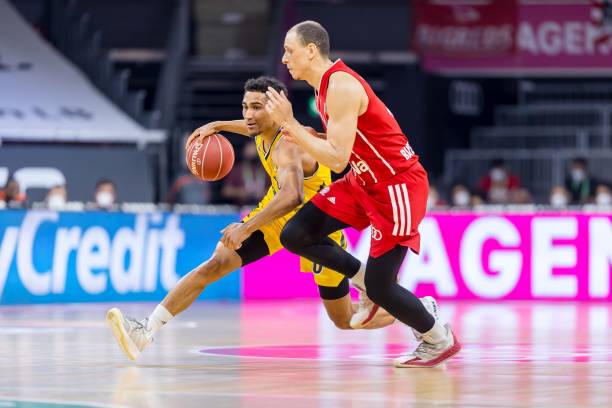 通实属情理 通实属情理